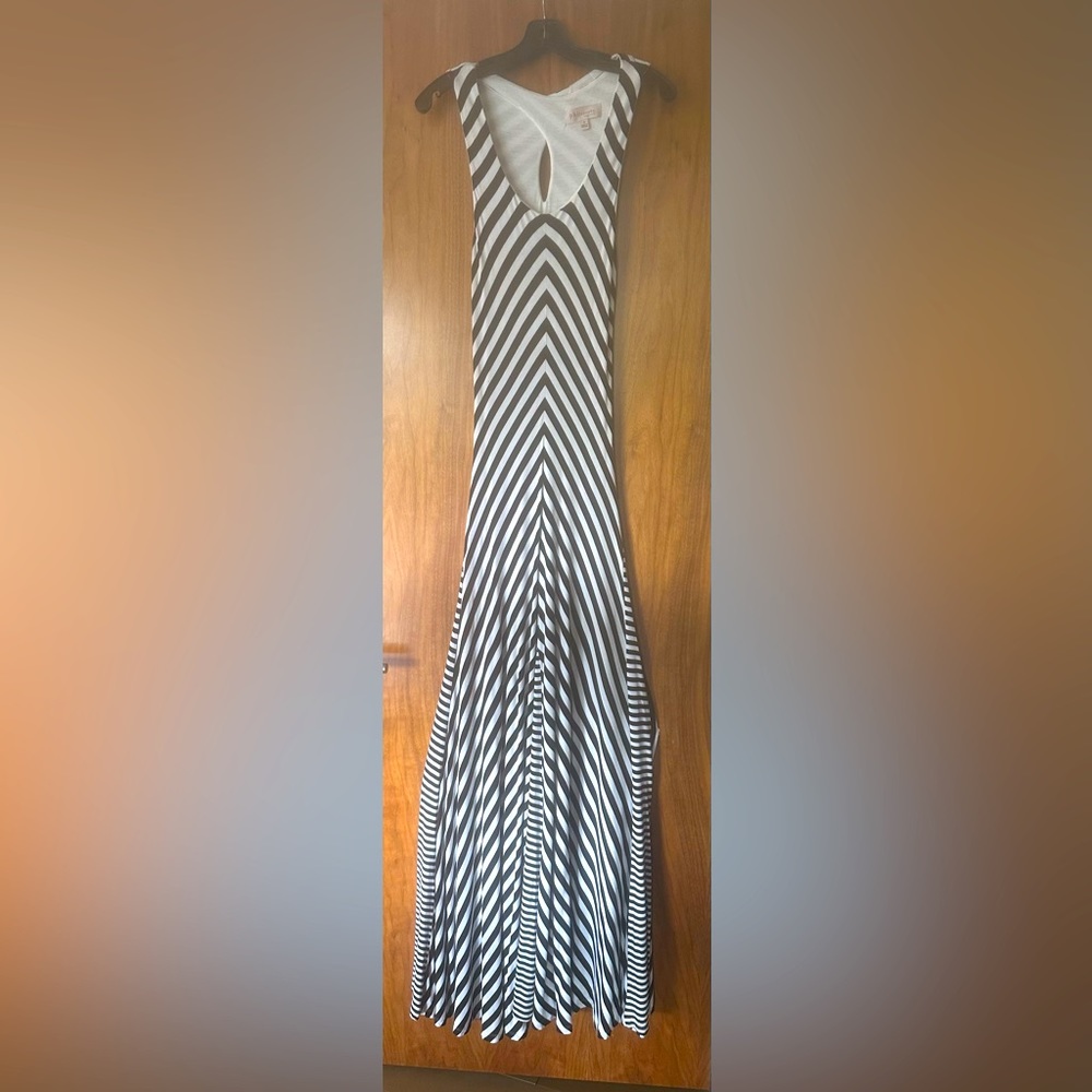 Philosophy black/white sleeveless maxi dress